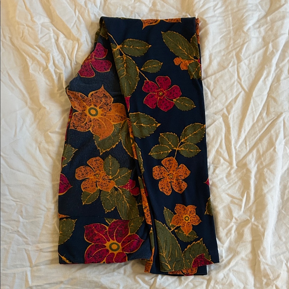 LuLaRoe Navy Floral Leggings